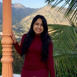 Meet your Posher, Elena